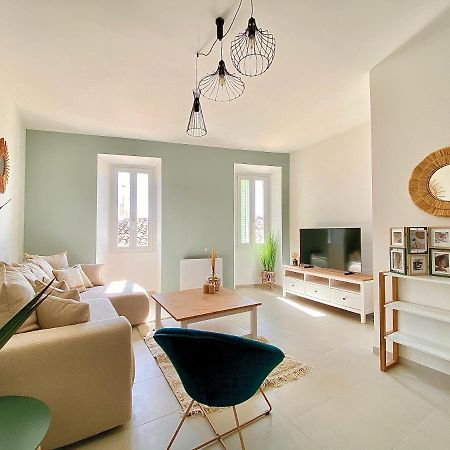 Appartement Montée fleurie à Menton Extérieur photo