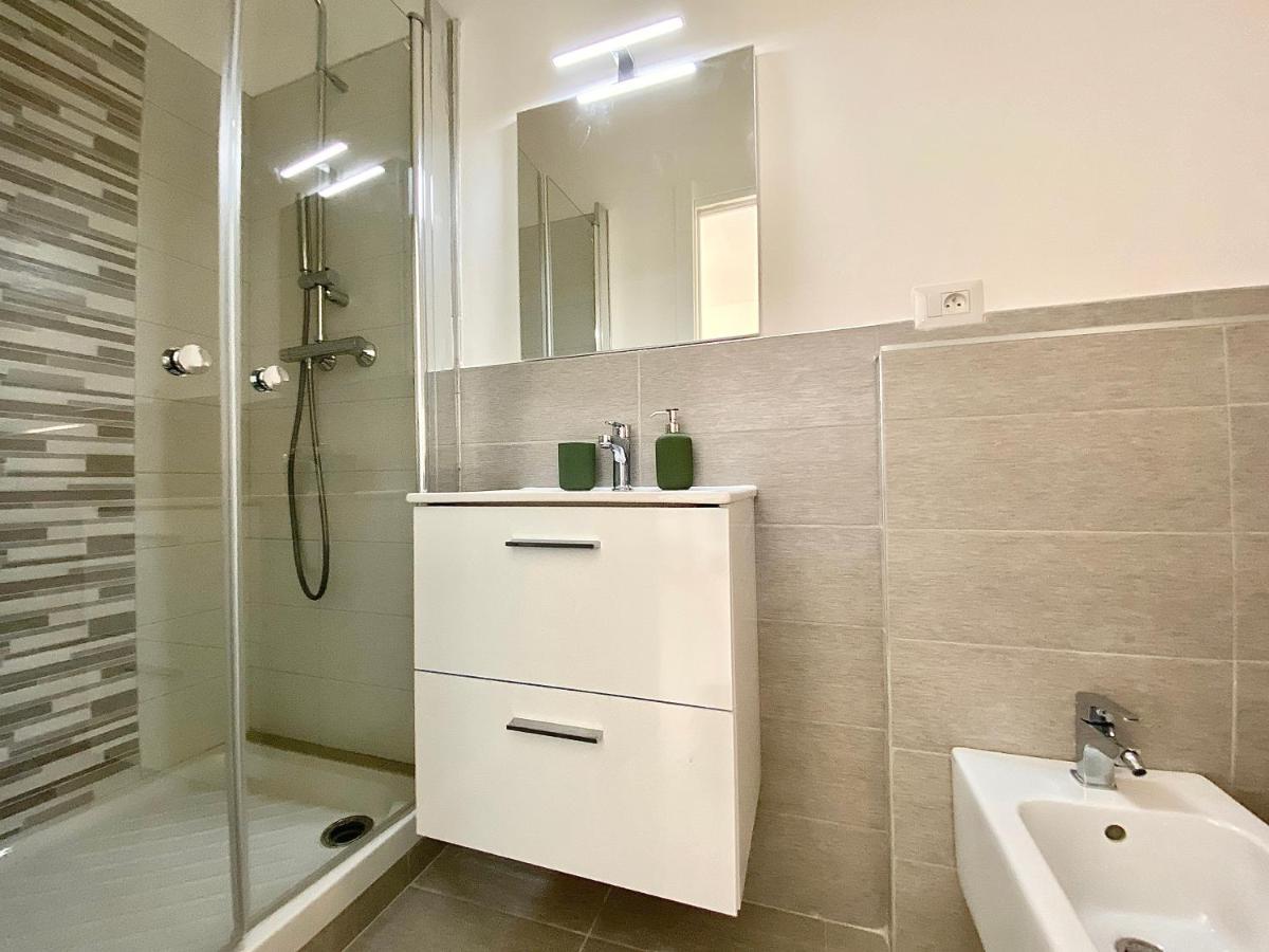 Appartement Montée fleurie à Menton Extérieur photo